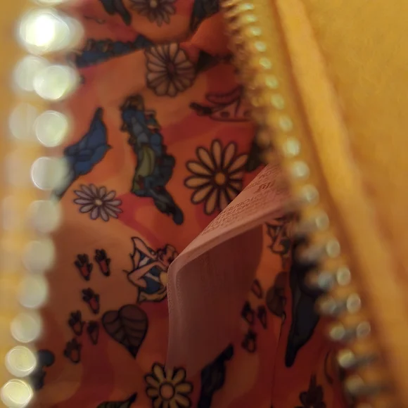 StitchShoppe Loungefly Alice In Wonderland CaterpillerMushroom CrossbodyBag NWOT - Picture 10 of 15